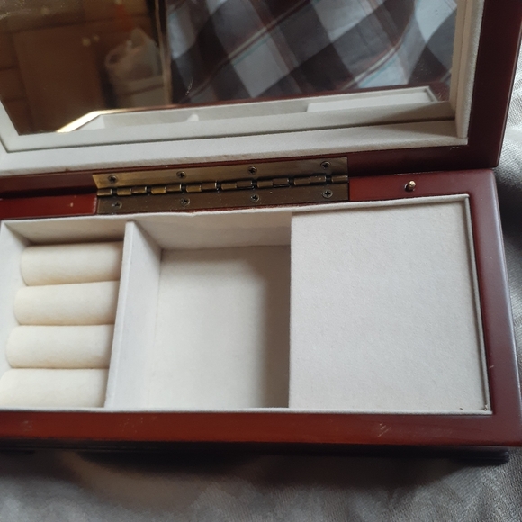 Bombay Co. Jewelry Box Beautiful - Picture 12 of 16